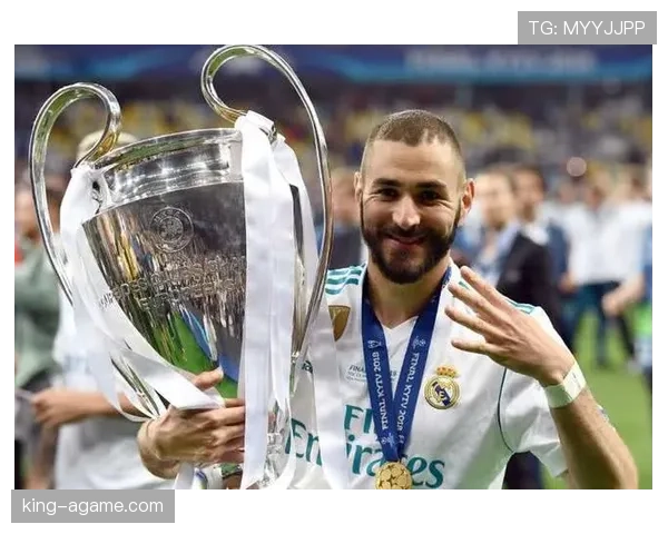 凯恩 vs 本泽马：全能中锋的战术角色与进攻效率对比