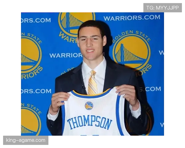 克莱·汤普森三分火力拉开防线提升勇士关键得分效率