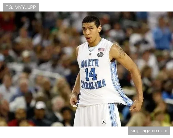 丹尼·格林三分拉开空间对比昔日突破能力显著提升