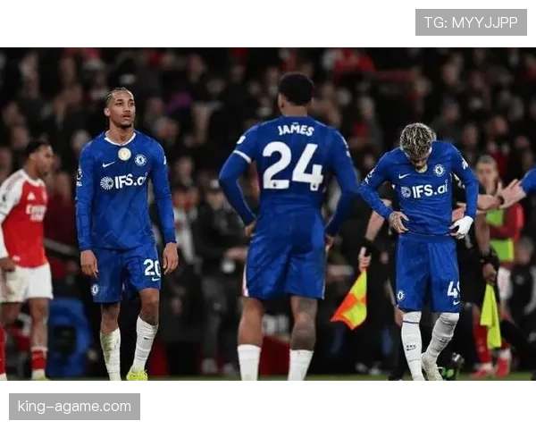 切尔西砸下重金后问题显现，当前状态波动对赛季表现带来挑战